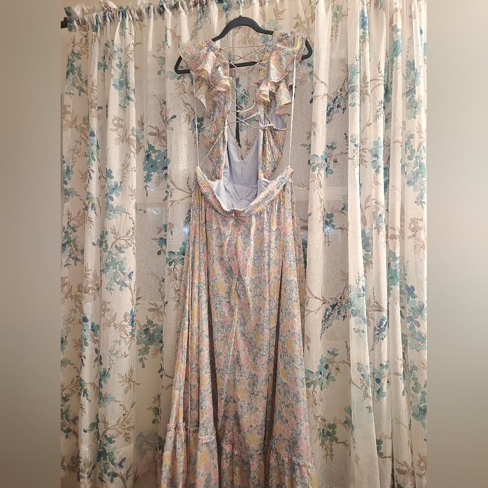 Astr Primrose Floral Strappy Back Maxi Dress - Picture 13 of 16